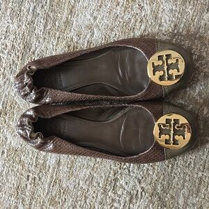 Tory Burch Minnie Ballet Flats- Brown Alligator with Gold Logo. Size 8.